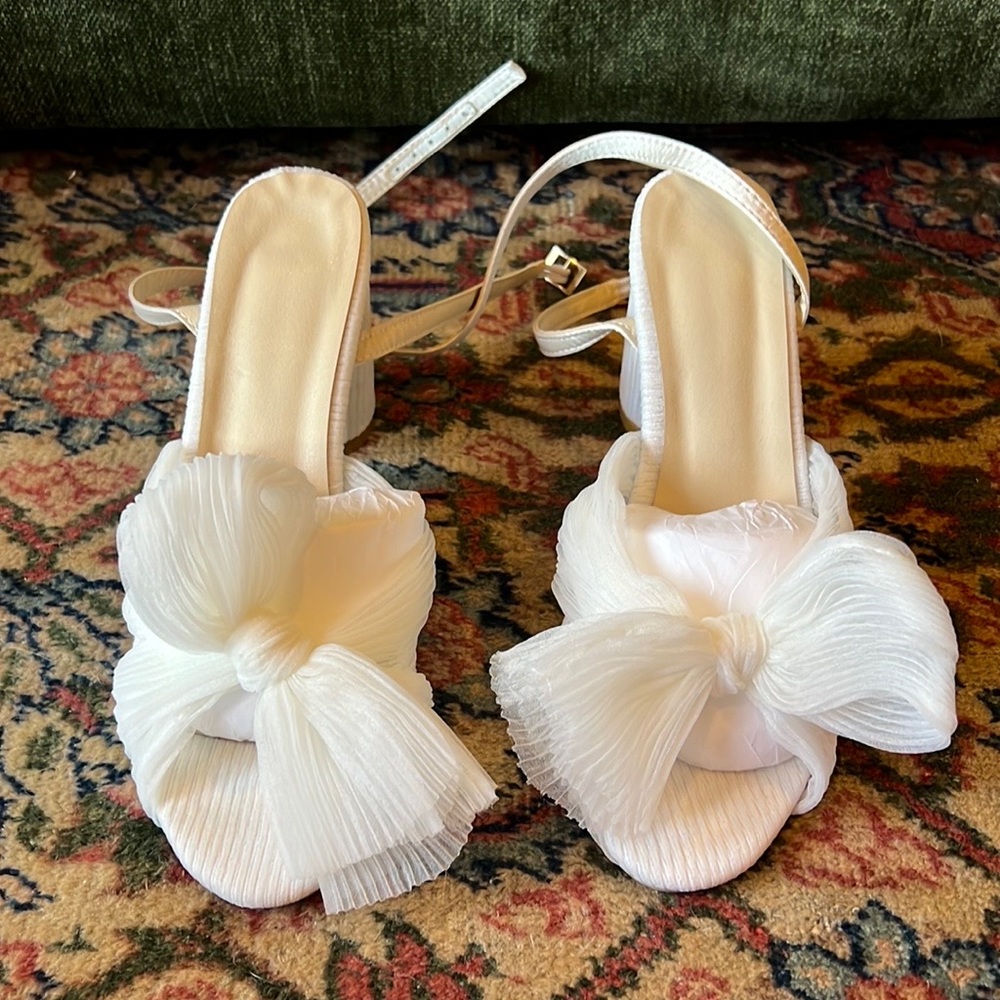 LOEFFLER RANDALL WHITE HEEL DUPE